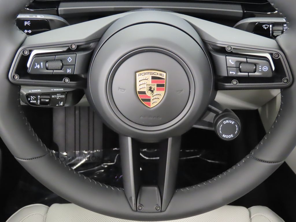 Thumbnail: 2025 Porsche Macan - 19