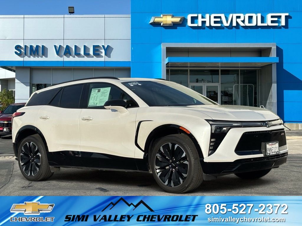 White (Iridescent Pearl Tricoat) 2024 Chevrolet Blazer EV SUV / Crossover Rear-Wheel Drive 1-Speed Automatic