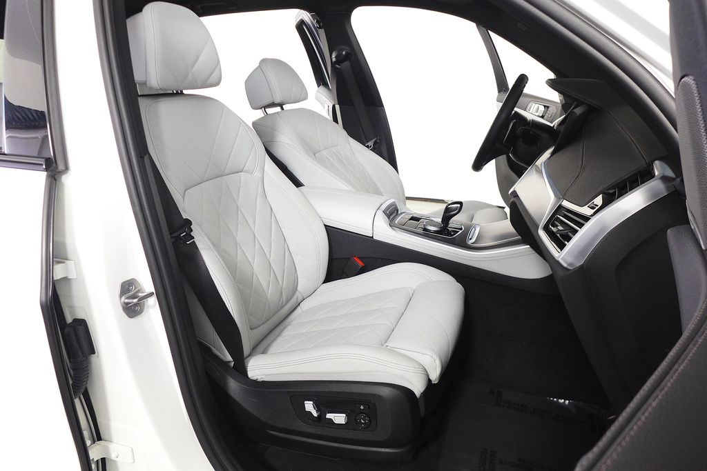 Thumbnail: 2023 BMW X5 - 19