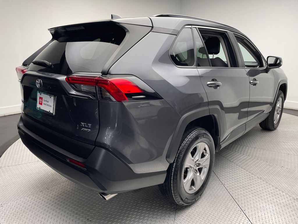 2023 Toyota RAV4 XLE 5