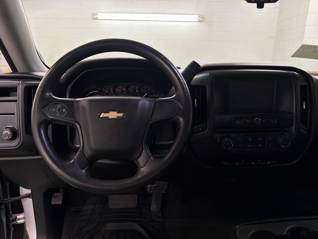 Used 2018 Silver Chevrolet Custom image 7