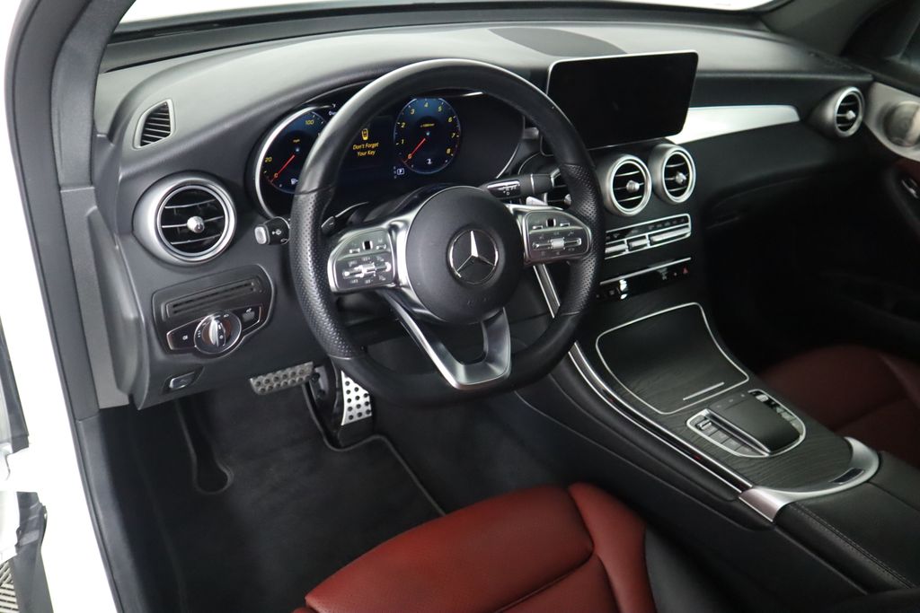 2021 Mercedes-Benz GLC 300 9