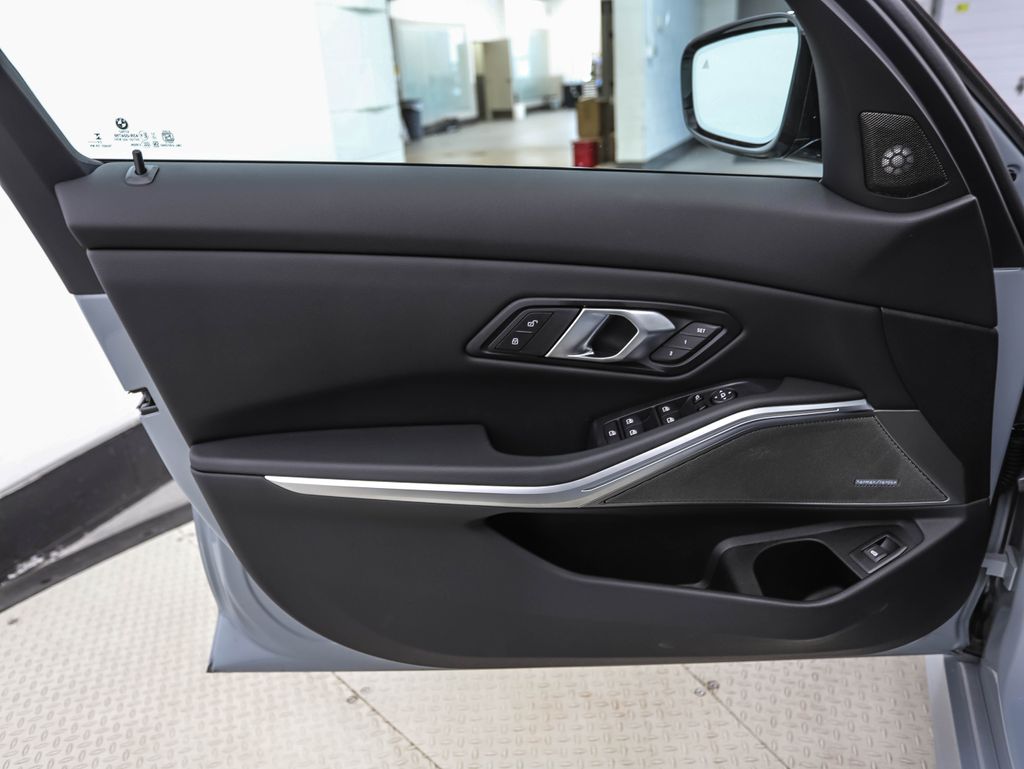 Thumbnail: 2026 BMW 3 Series - 9