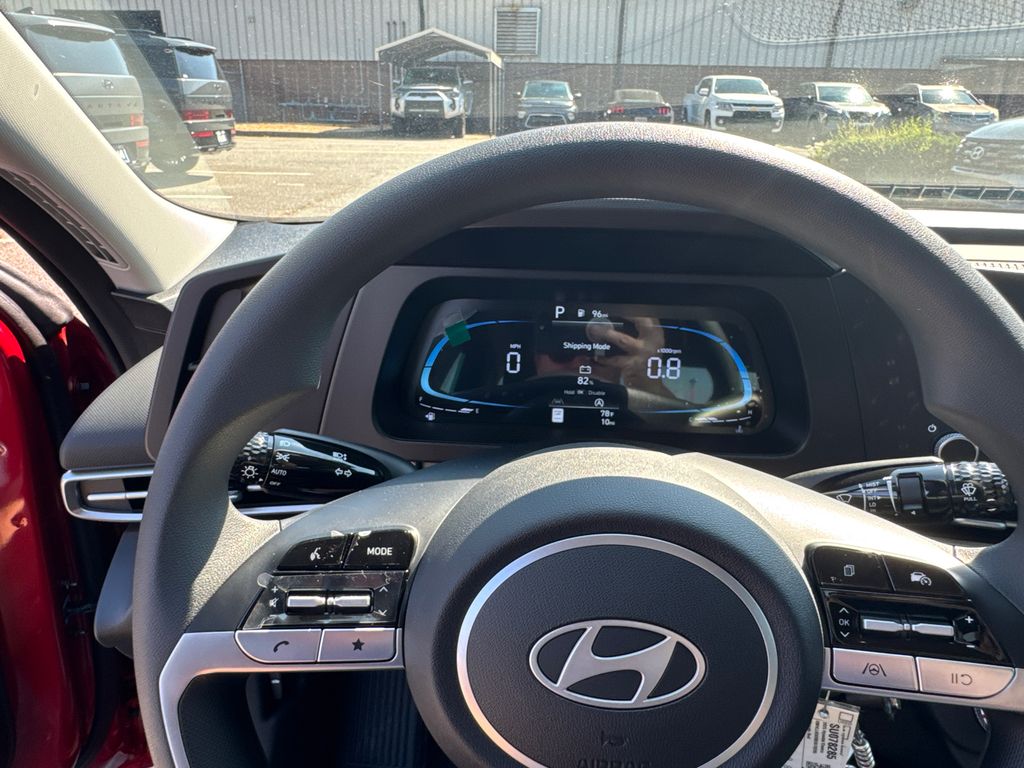 2025 Hyundai Elantra SE photo 14