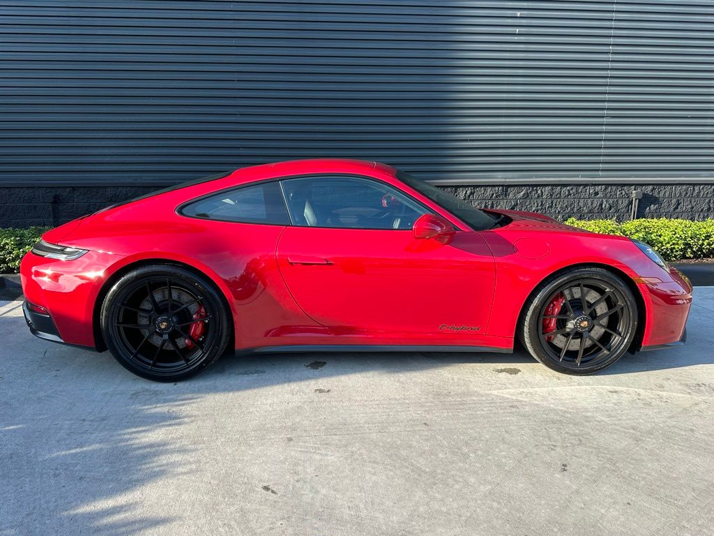 Thumbnail: 2026 Porsche 911 - 10