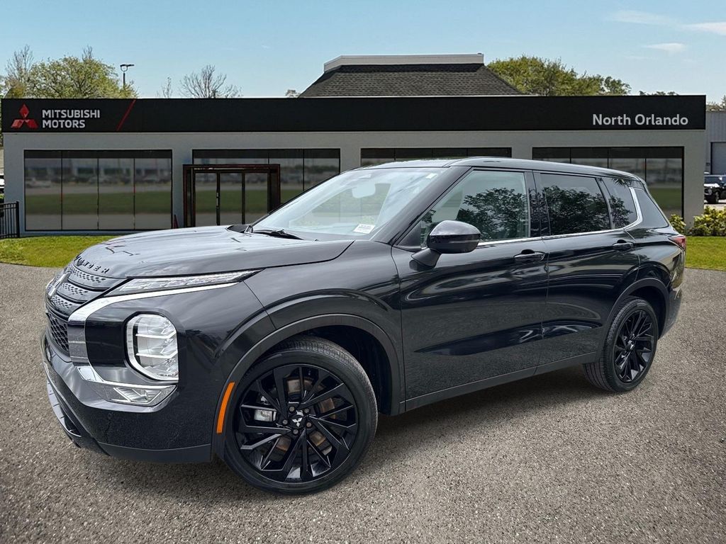 Black Diamond 2024 Mitsubishi Outlander SE Black Edition FWD SUV / Crossover Front-Wheel Drive Continuously Variable Transmission