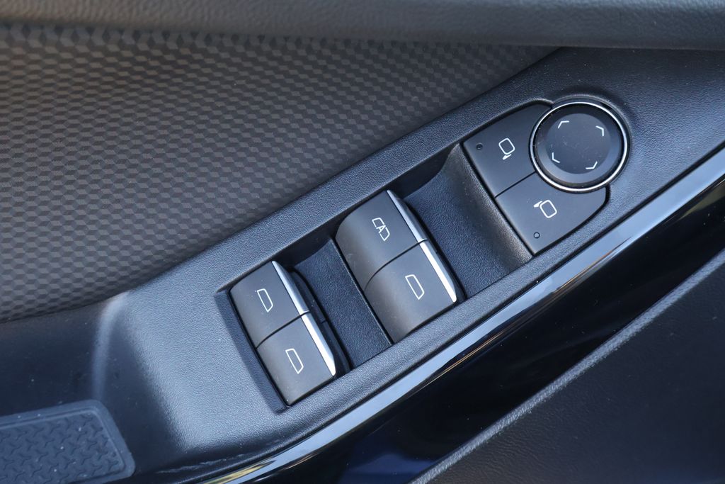 Thumbnail: 2025 Chevrolet Equinox - 11