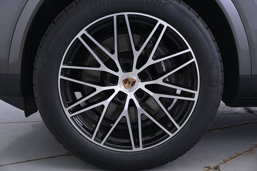 Thumbnail: 2025 Porsche Cayenne - 11