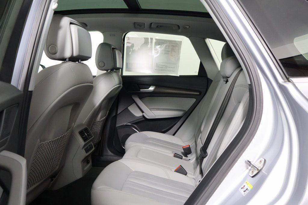 Thumbnail: 2021 Audi Q5 - 11