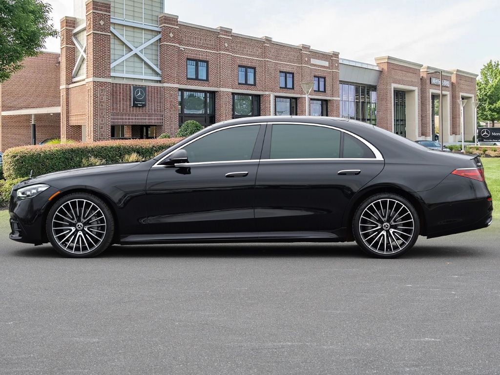 Thumbnail: 2022 Mercedes-Benz S-Class - 8