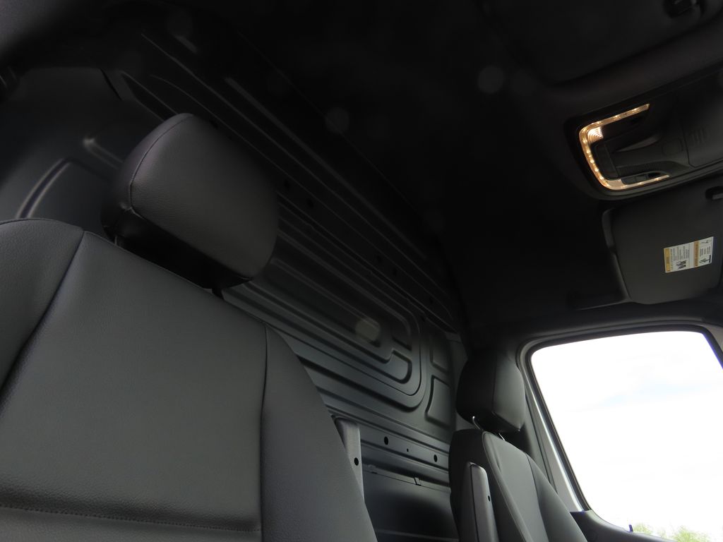 Thumbnail: 2025 Mercedes-Benz Sprinter - 19