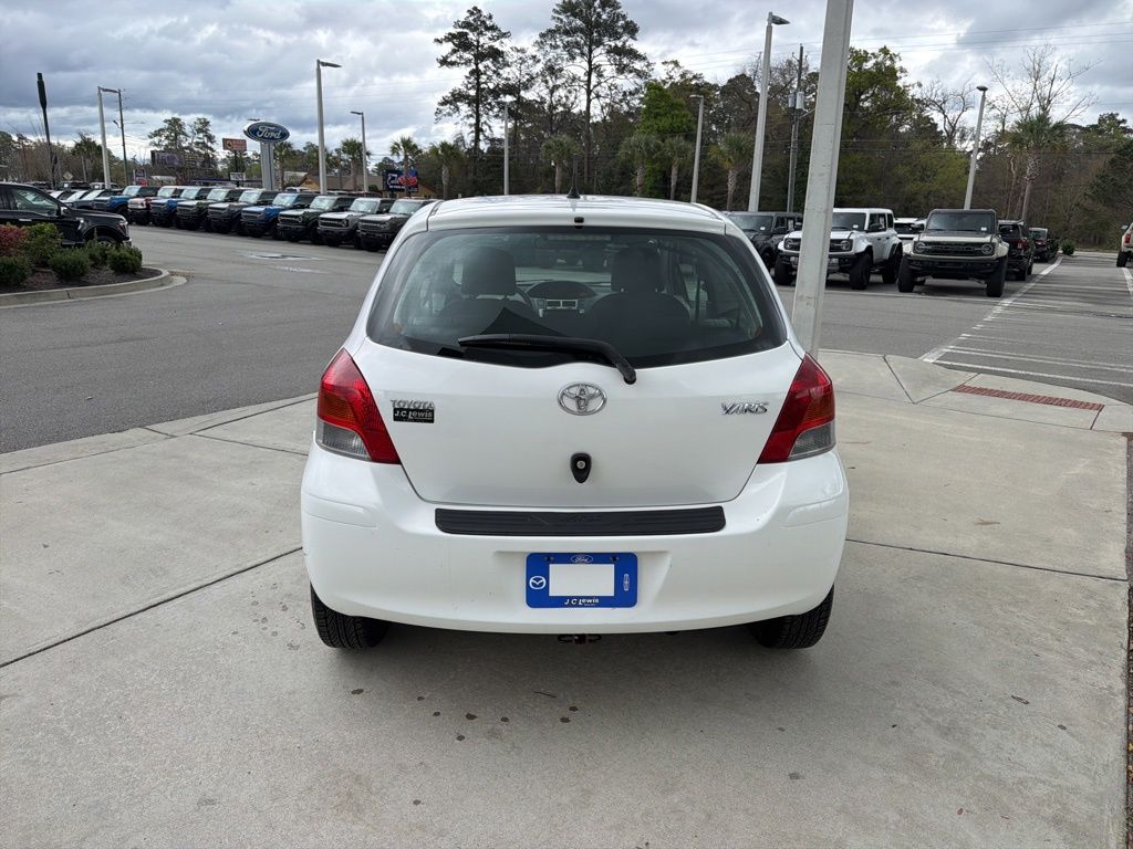 2011 Toyota Yaris 