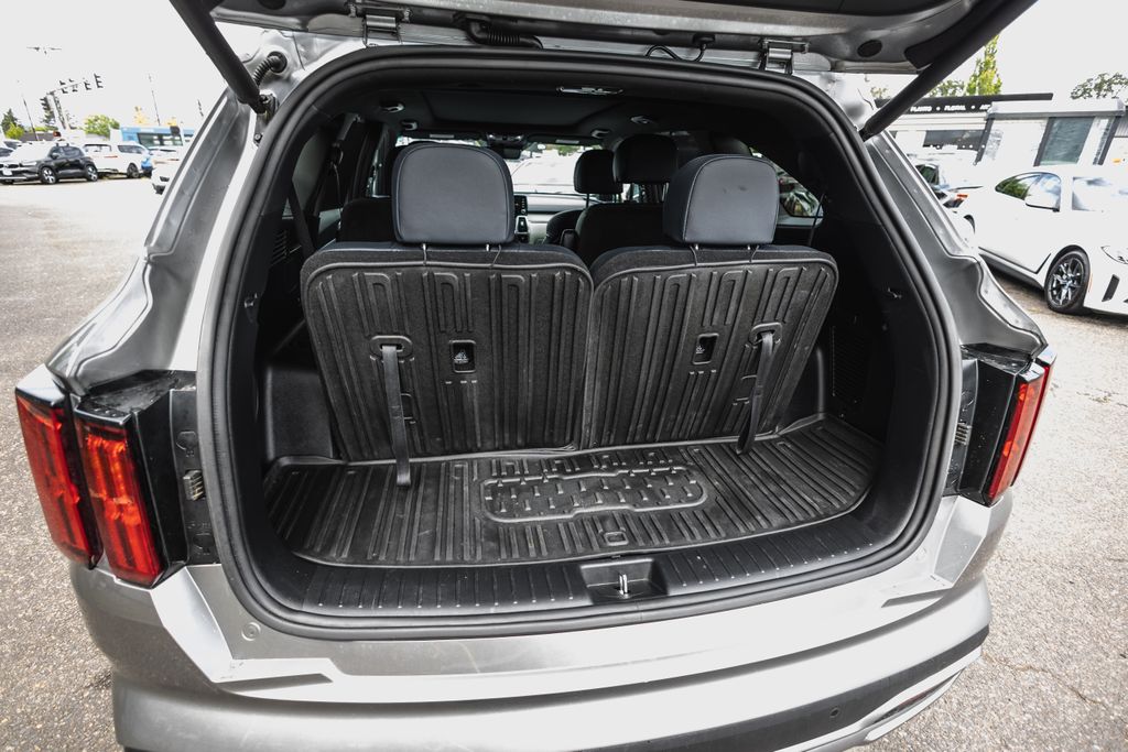 2023 Kia Sorento Plug In Hybrid SX Prestige thumbnail 33