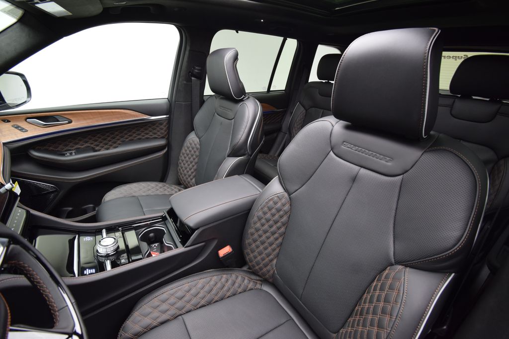 new 2026 Jeep Grand Cherokee car, priced at $58,046