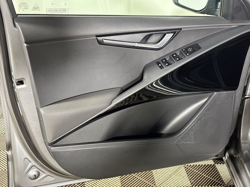 2023 Kia Niro EX