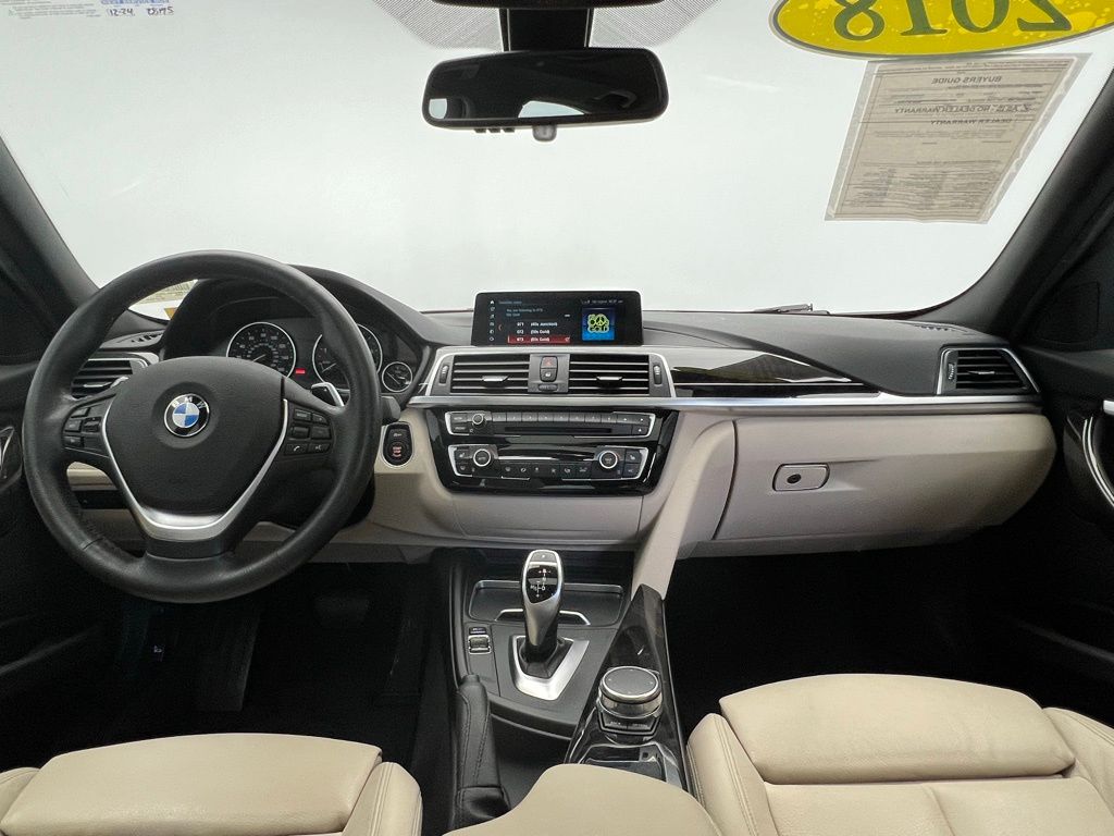 Thumbnail: 2018 BMW 3 Series - 10