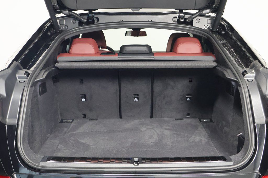 Thumbnail: 2026 BMW X6 - 8