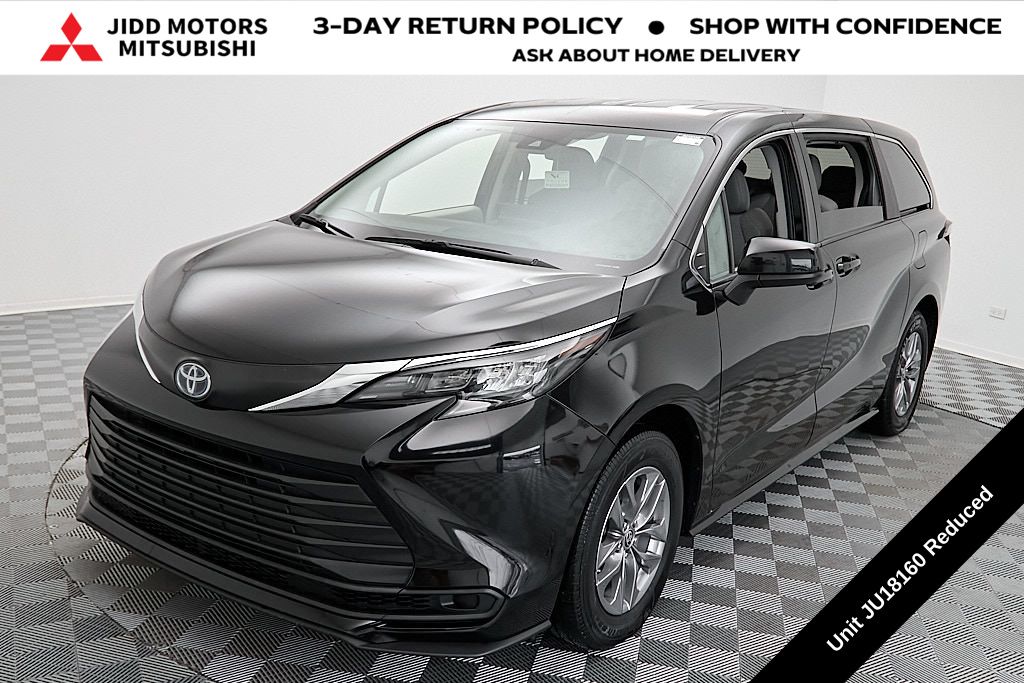 2024 Toyota Sienna LE 8-Passenger FWD