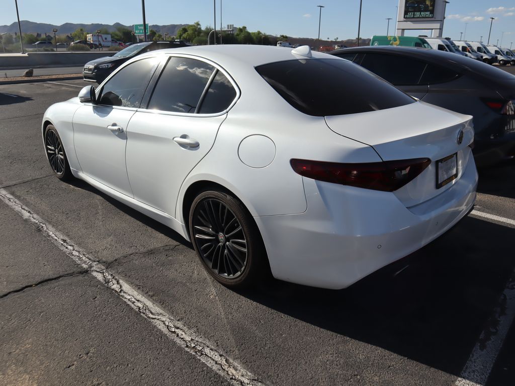 Thumbnail: 2017 Alfa Romeo Giulia - 2