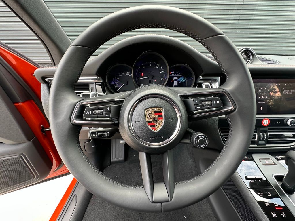 Thumbnail: 2025 Porsche Macan - 17
