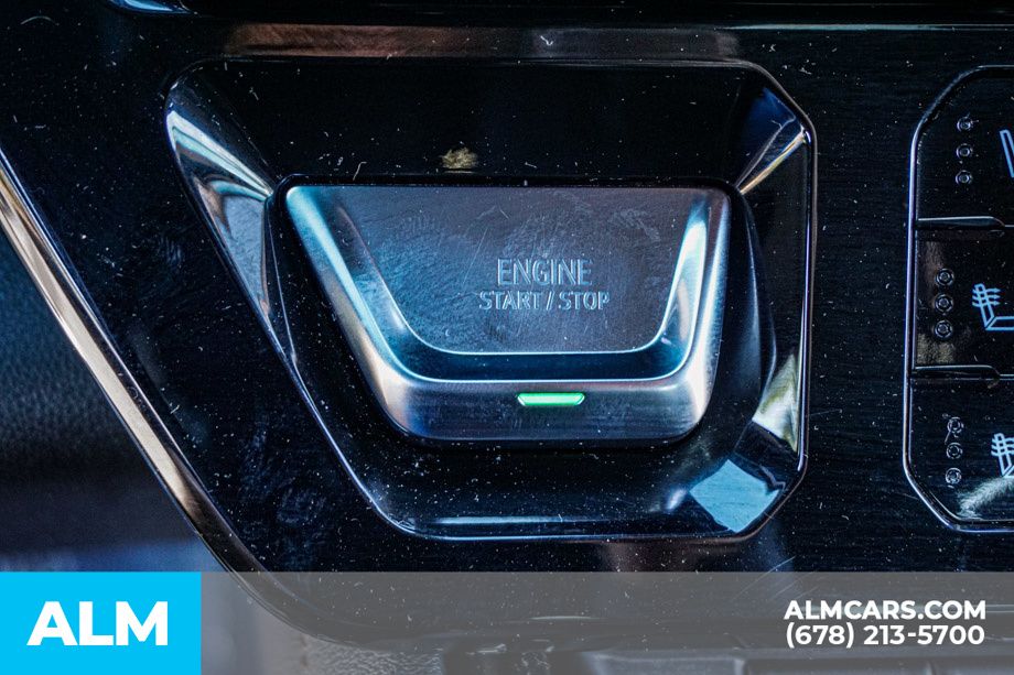 Used 2022 White GMC AT4 image 46