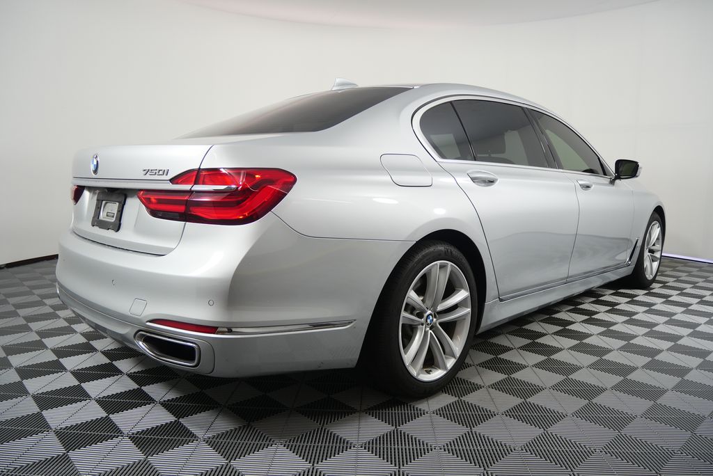Thumbnail: 2017 BMW 7 Series - 3