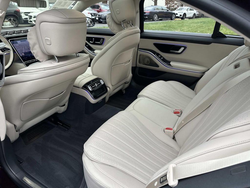 Thumbnail: 2023 Mercedes-Benz S-Class - 31