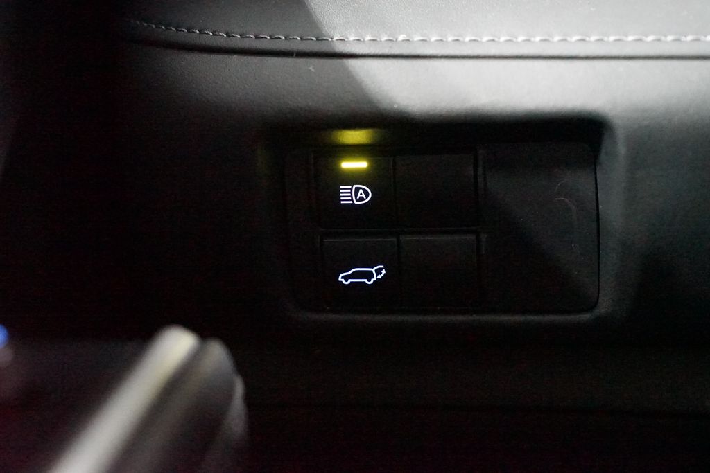 Thumbnail: 2022 Toyota Highlander - 23