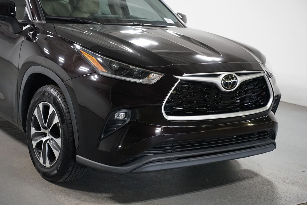 Thumbnail: 2021 Toyota Highlander - 4
