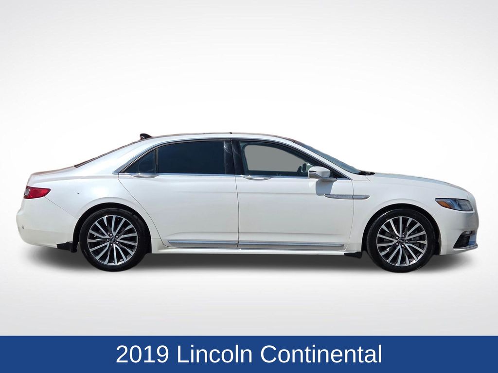 Used 2019 Lincoln Continental Select with VIN 1LN6L9TK4K5605921 for sale in Marshall, Minnesota