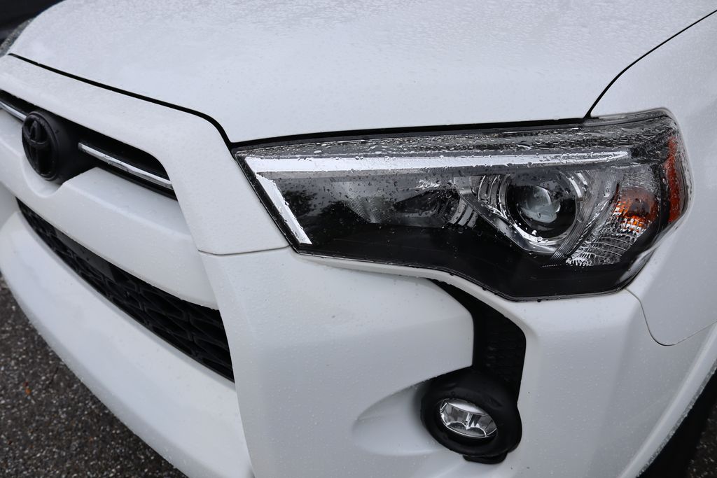 Thumbnail: 2022 Toyota 4Runner - 3