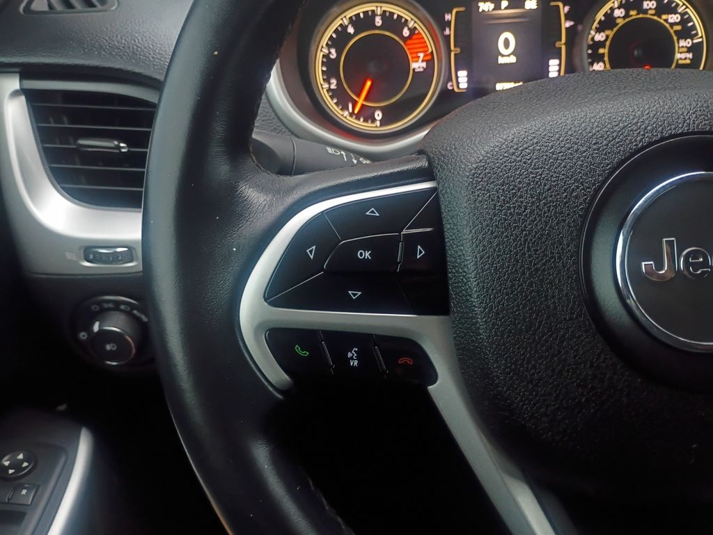 Used Car 2018 Jeep Cherokee  Latitude Plus For Sale Under $20,000 In Austin, Texas