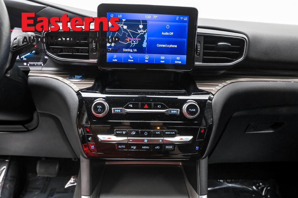 Used 2023 White Ford Limited image 12