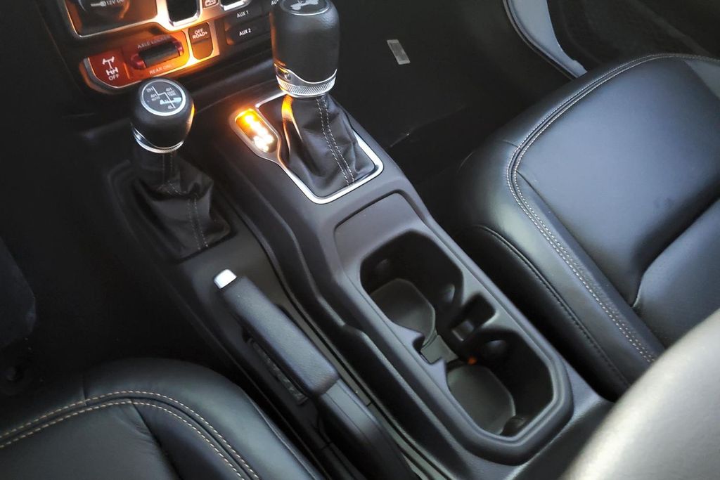 2025 Jeep Wrangler 4xe Willys 4XE - Photo 10