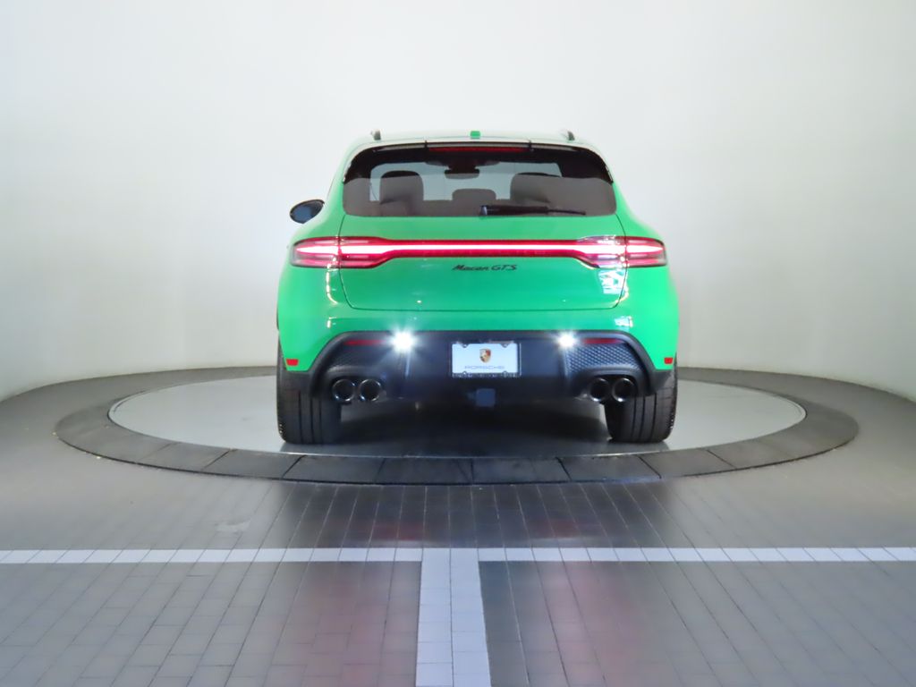 Thumbnail: 2025 Porsche Macan - 6