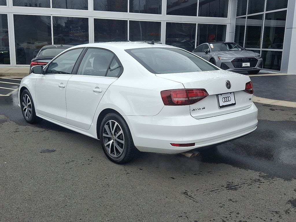 Thumbnail: 2017 Volkswagen Jetta - 6