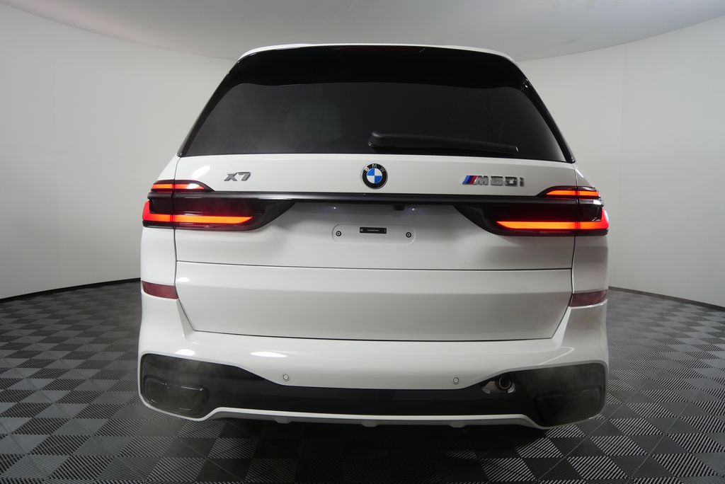 Thumbnail: 2026 BMW X7 - 4