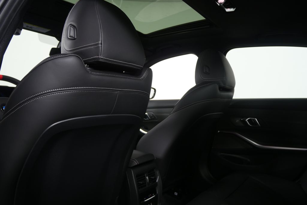 Thumbnail: 2026 BMW 3 Series - 17
