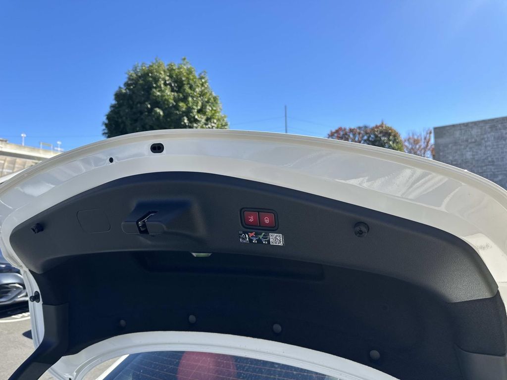 Thumbnail: 2026 Mercedes-Benz CLE - 19