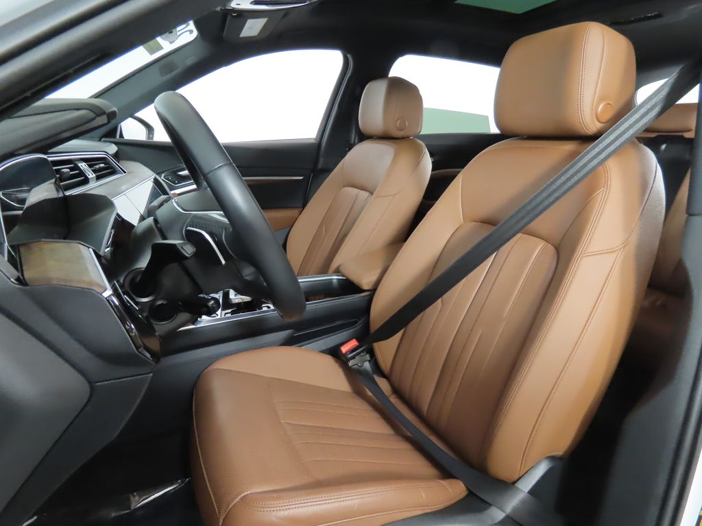 Thumbnail: 2021 Audi e-tron - 32