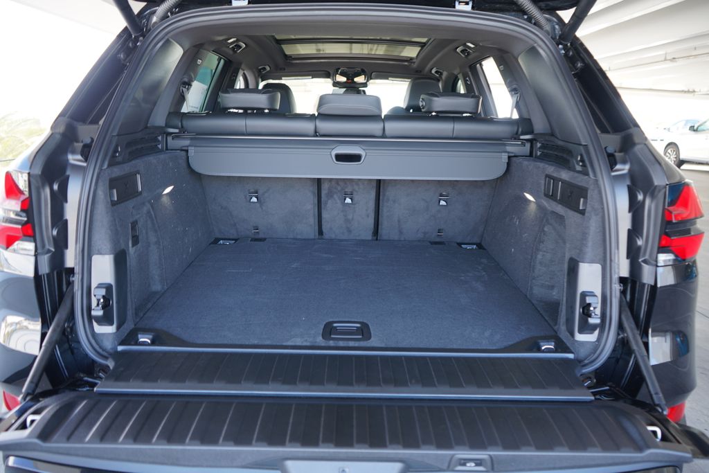 Thumbnail: 2026 BMW X5 - 20