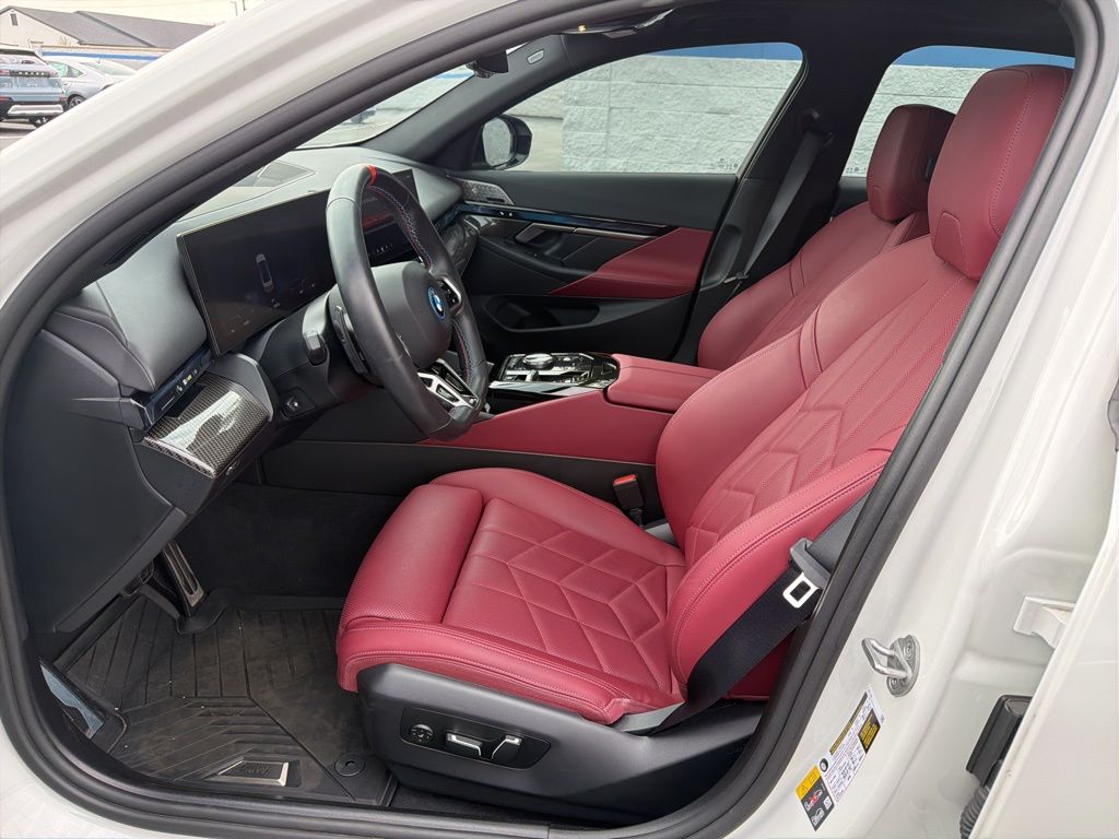 Thumbnail: 2024 BMW i5 - 17