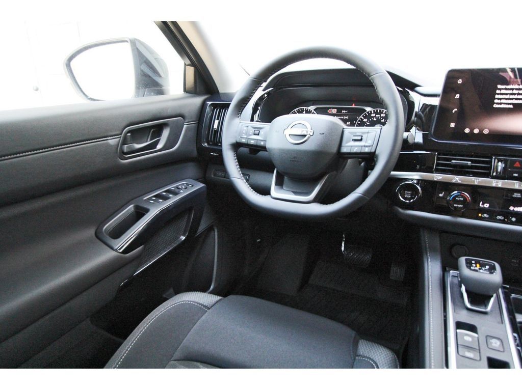 2026 Nissan Pathfinder SV - 6