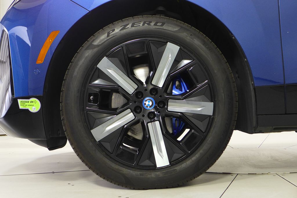 Thumbnail: 2023 BMW iX - 5