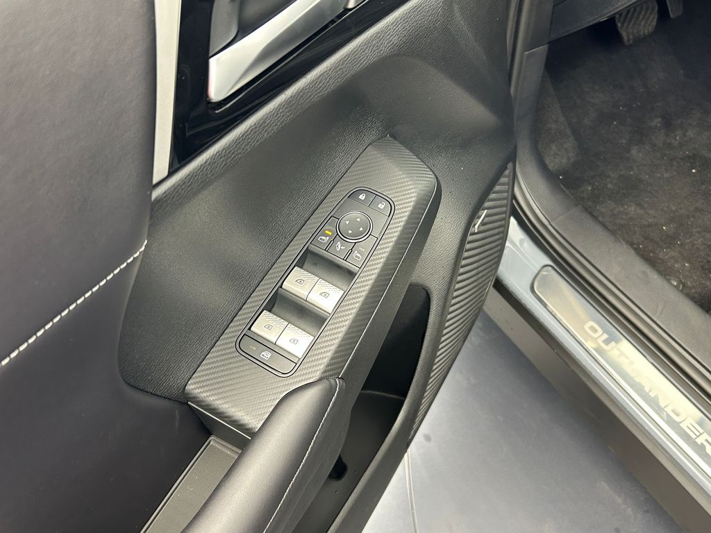 New 2026 Gray Mitsubishi SE image 11