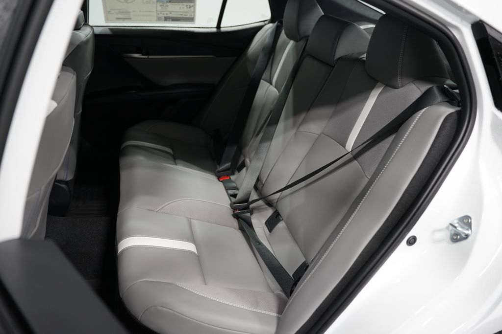 2025 Toyota Camry SE 30