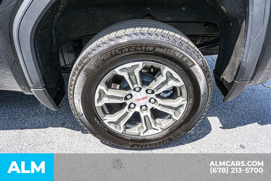 Used 2025 Black GMC SLT image 17
