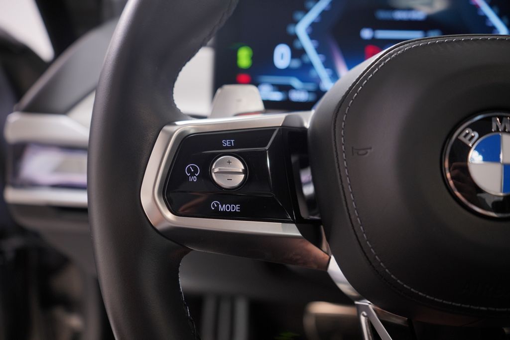 Thumbnail: 2023 BMW 7 Series - 21