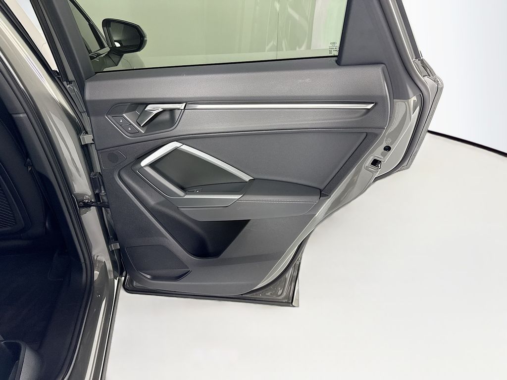 Thumbnail: 2025 Audi Q3 - 27