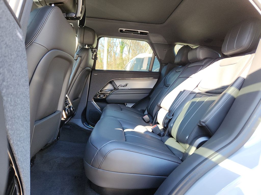 Thumbnail: 2026 Land Rover Range Rover Sport - 5